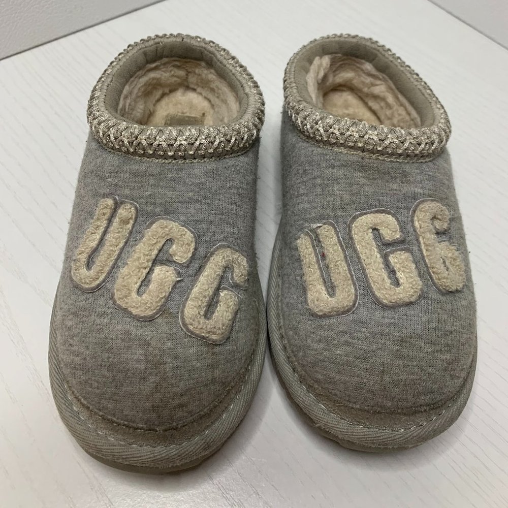 UGG Slip On